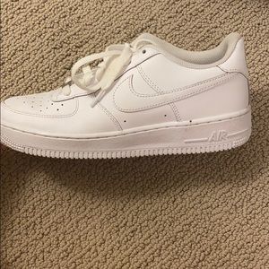 White Nike Forces (LEFT SHOE ONLY)